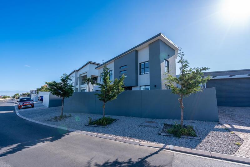 4 Bedroom Property for Sale in Calypso Beach Western Cape